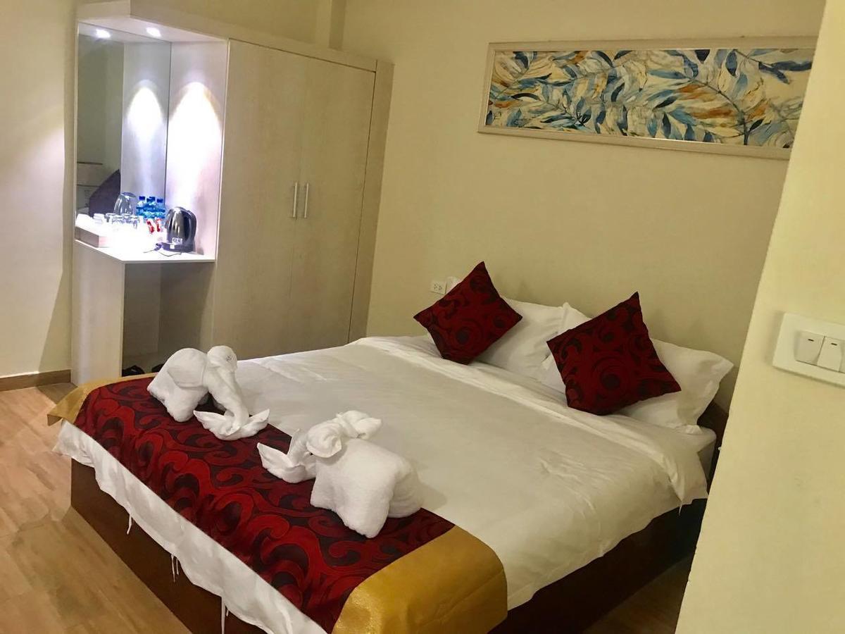 Central Boutique Hotel Vientiane Bagian luar foto