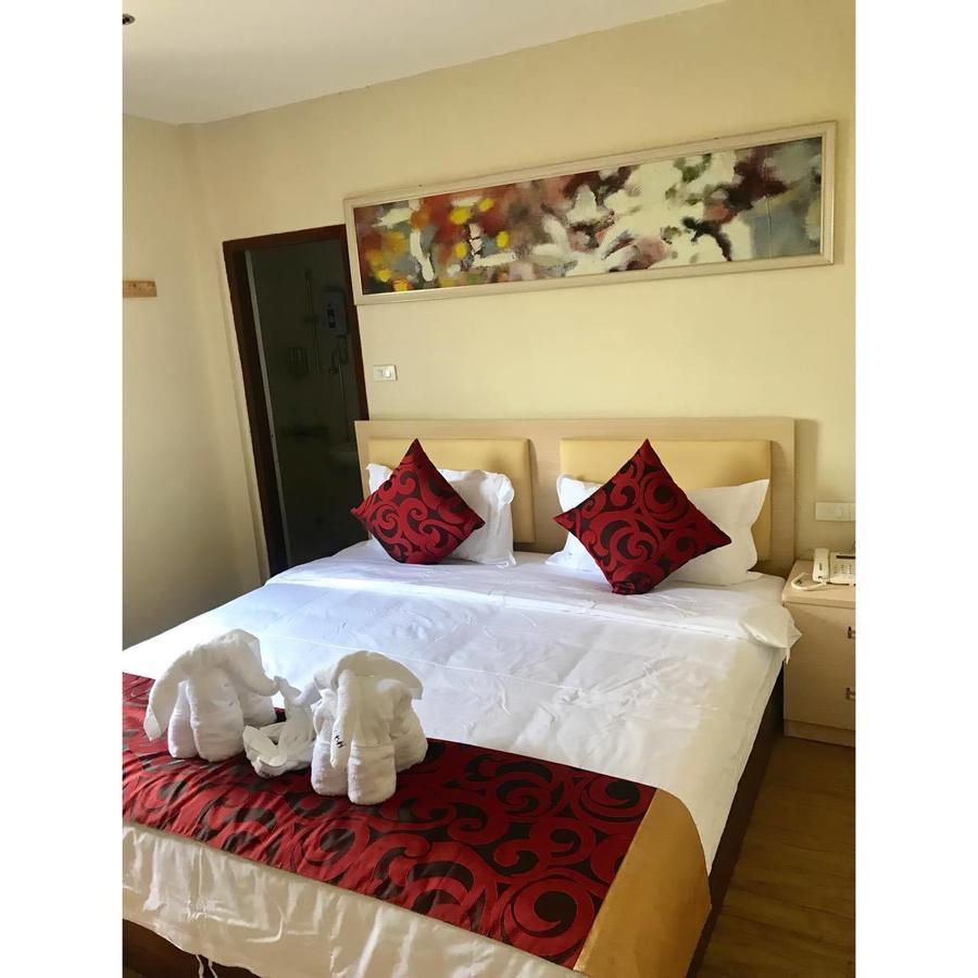 Central Boutique Hotel Vientiane Bagian luar foto