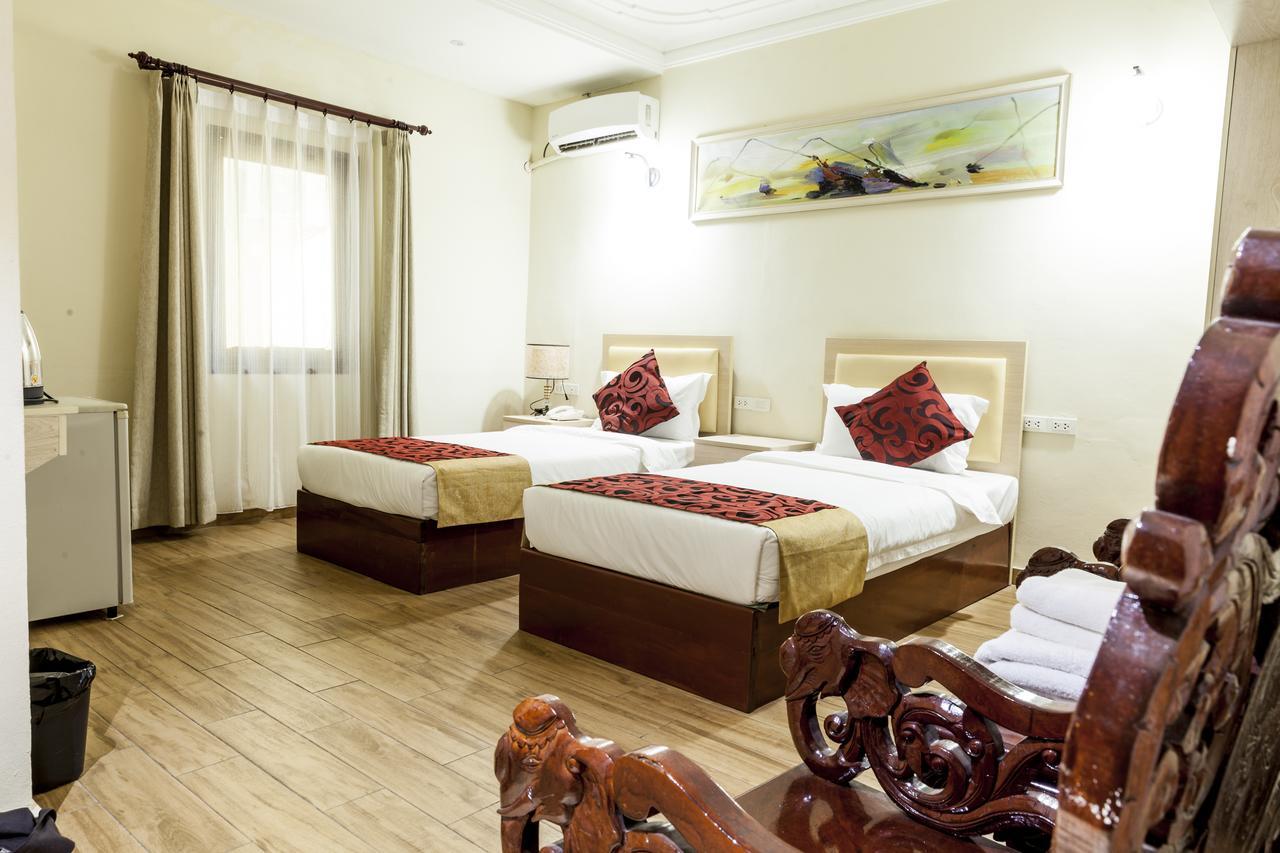 Central Boutique Hotel Vientiane Bagian luar foto