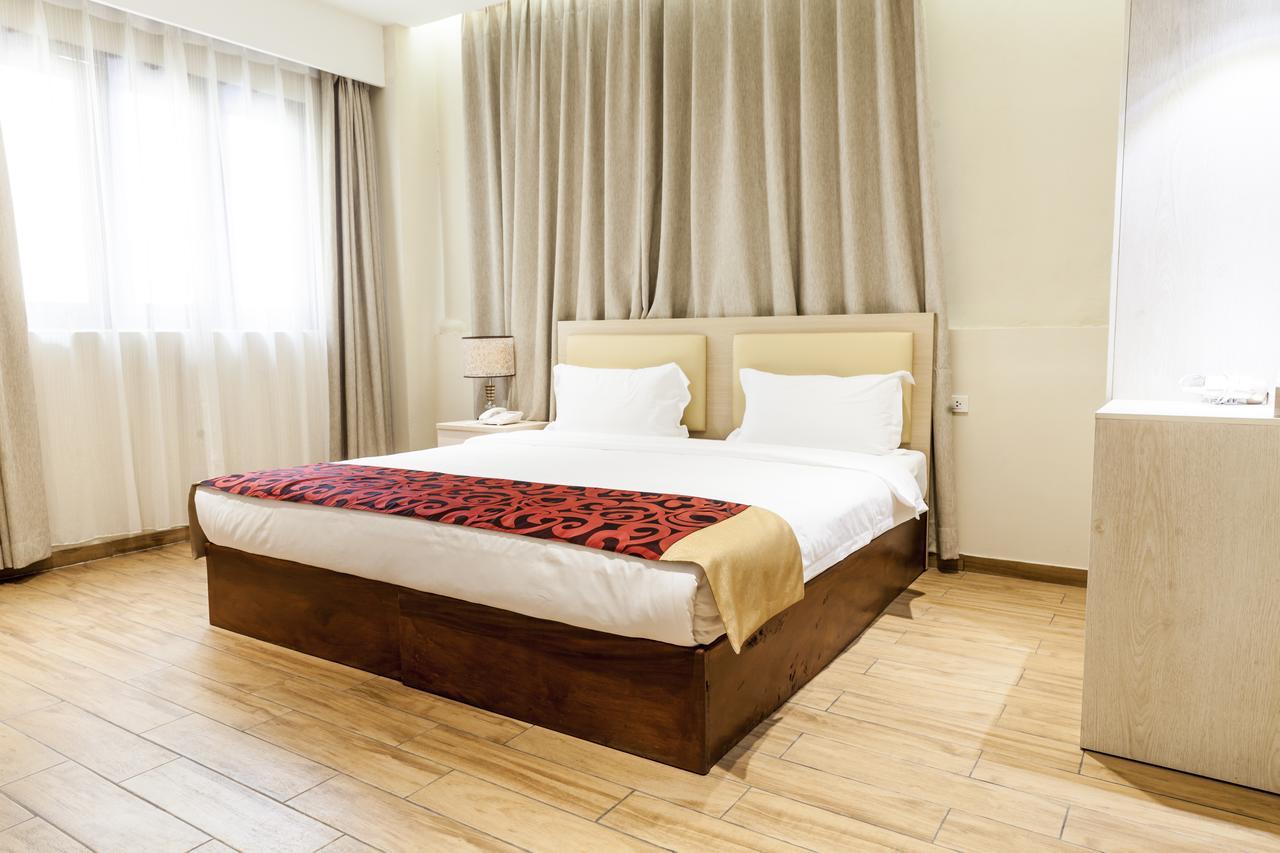 Central Boutique Hotel Vientiane Bagian luar foto
