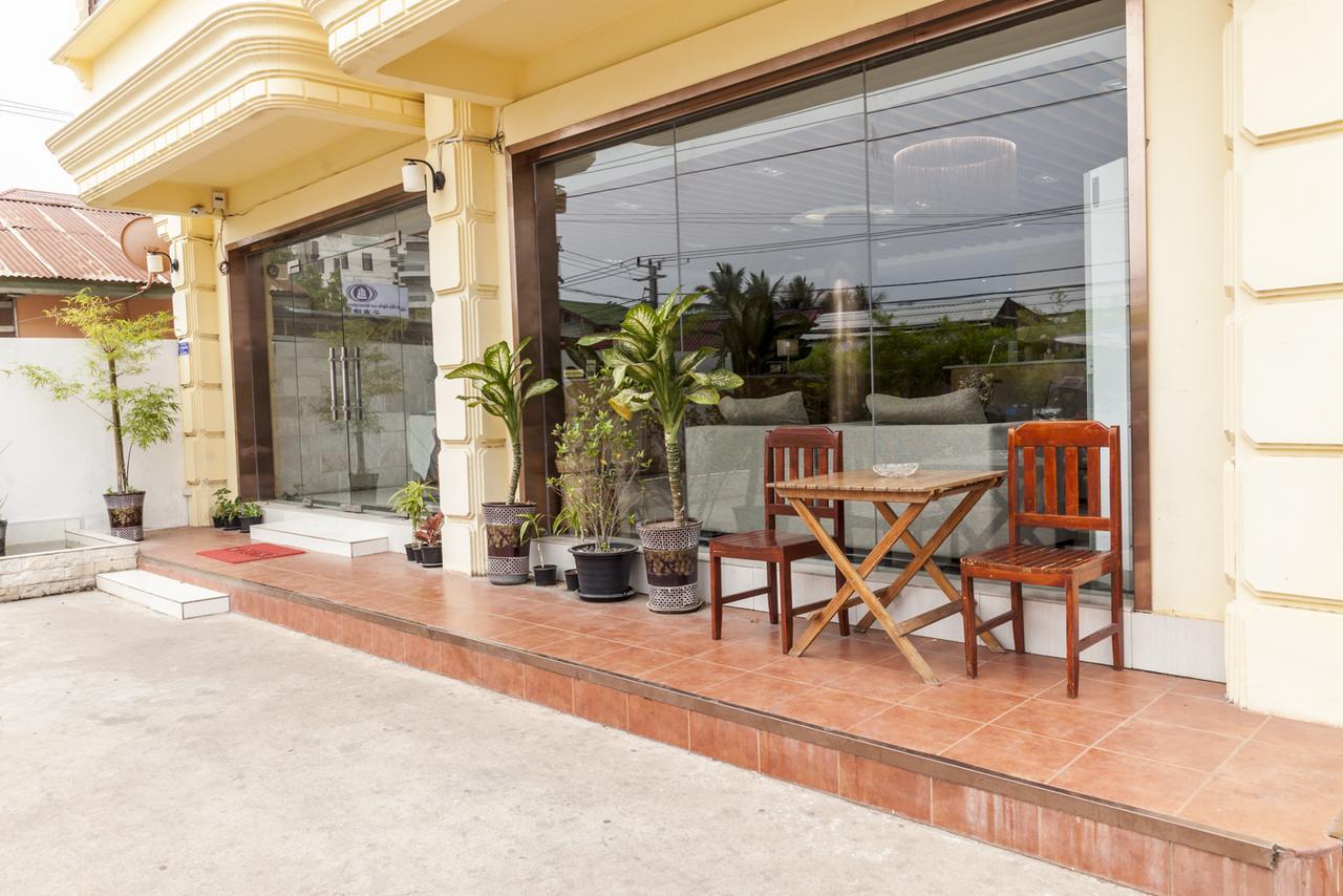 Central Boutique Hotel Vientiane Bagian luar foto