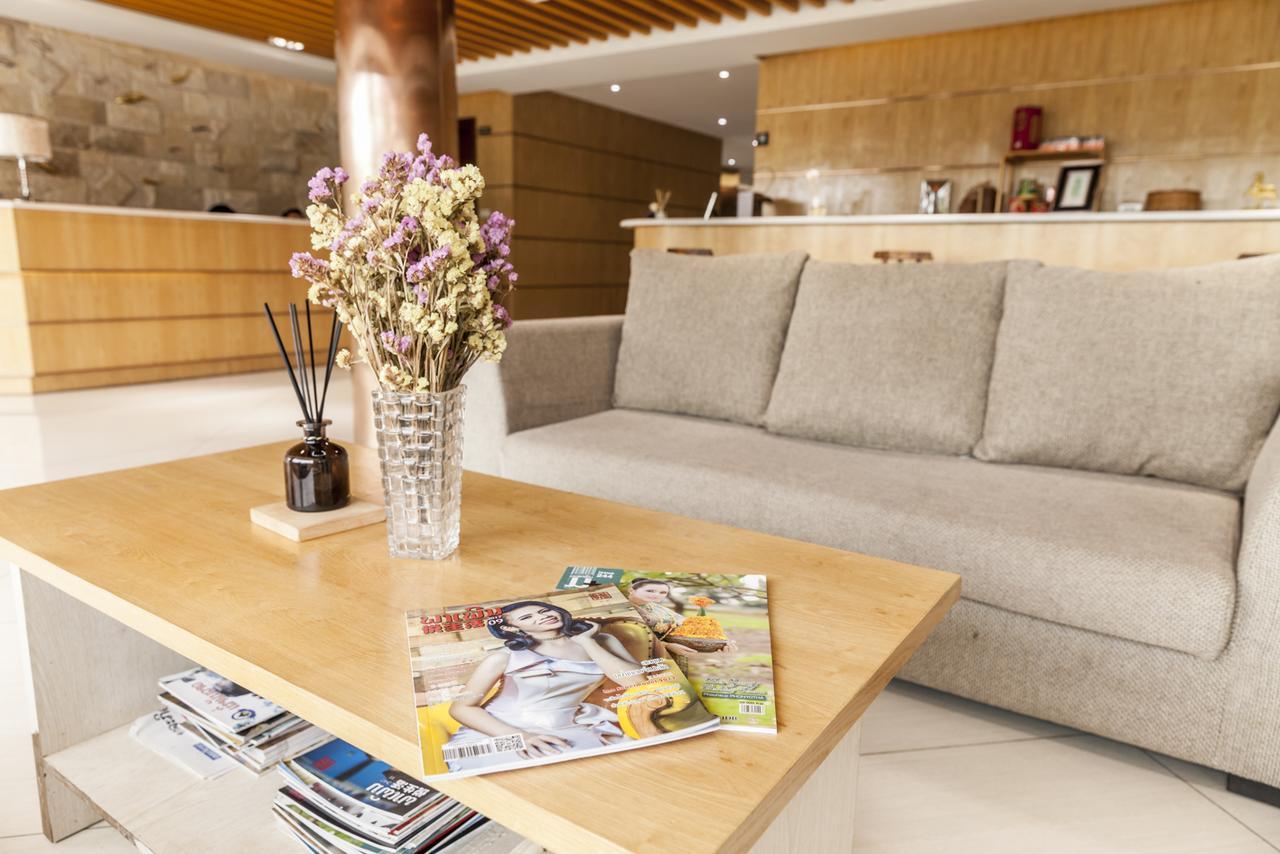 Central Boutique Hotel Vientiane Bagian luar foto