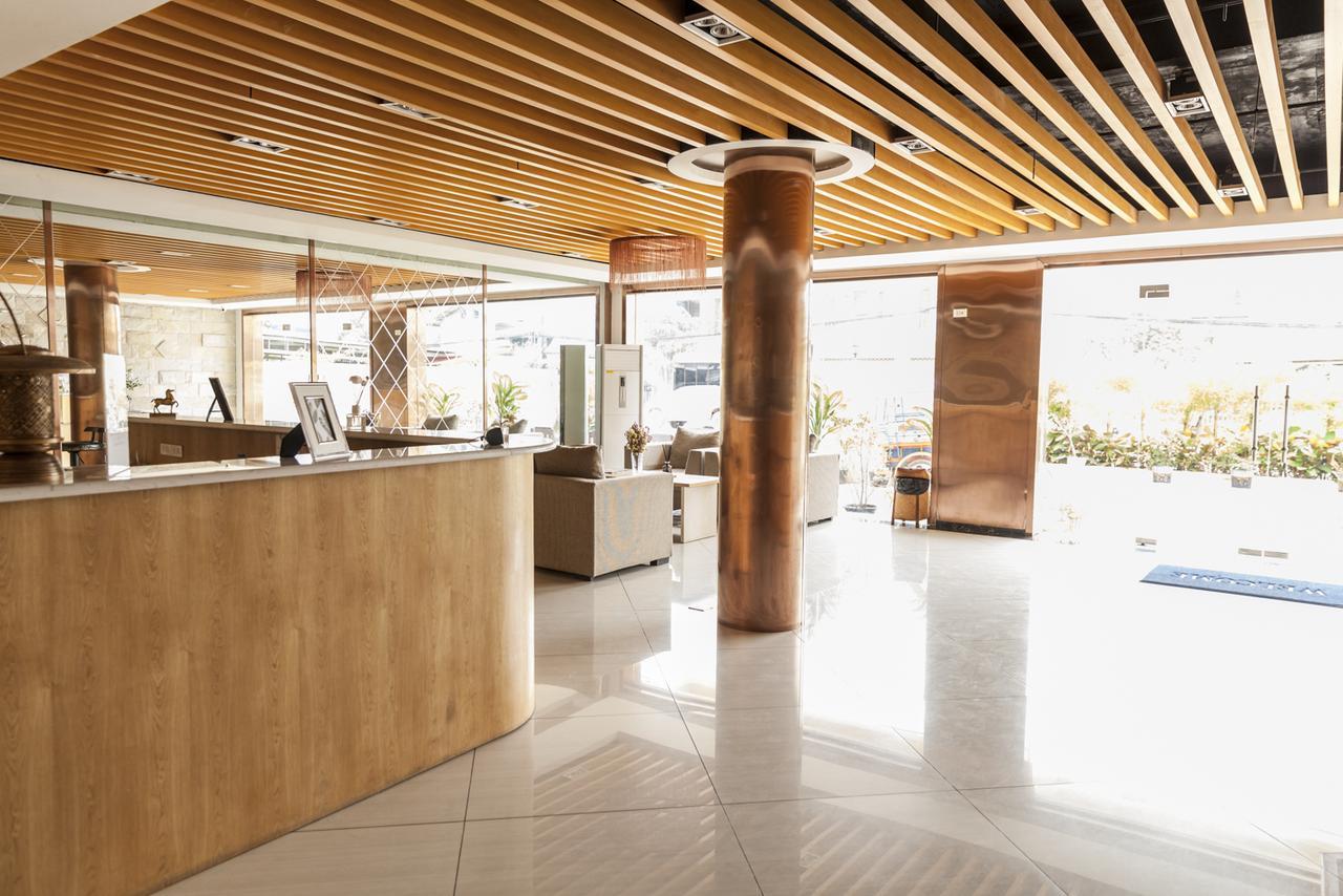Central Boutique Hotel Vientiane Bagian luar foto